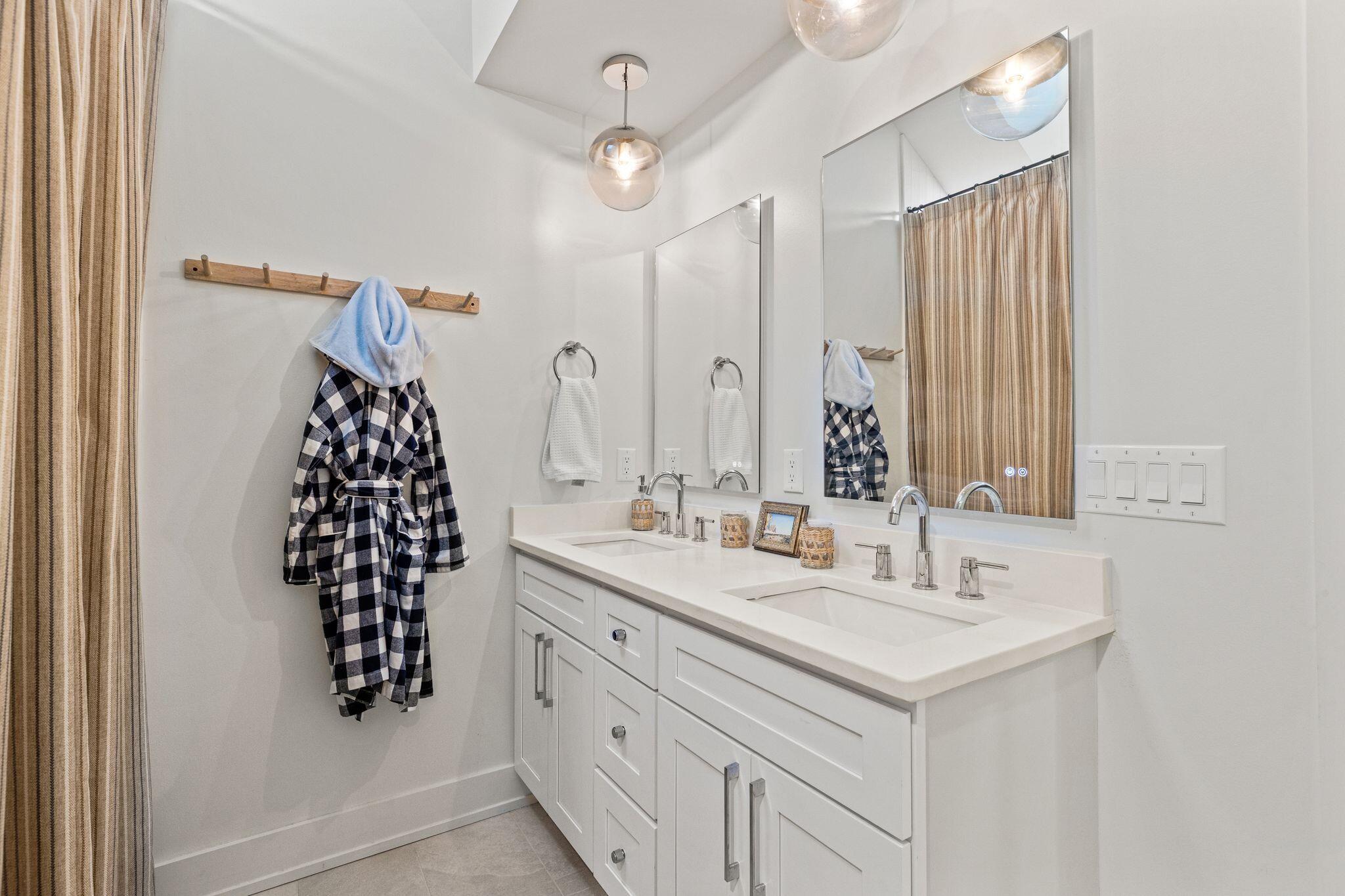 180 Walton Bonita Drive