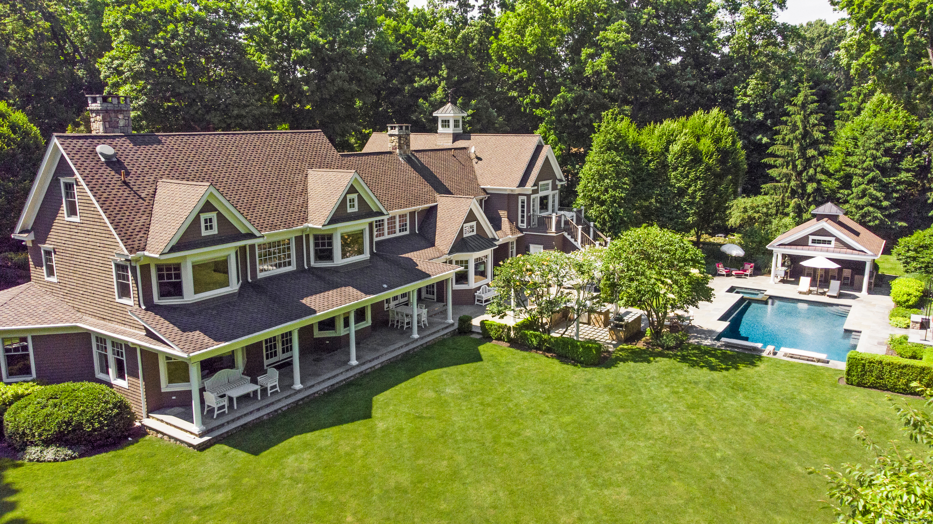 5 Woodland Drive