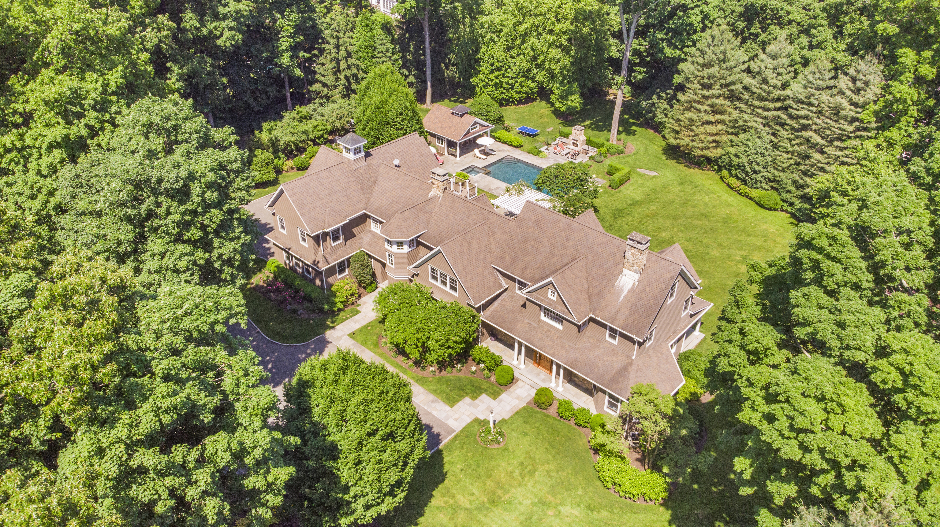 5 Woodland Drive