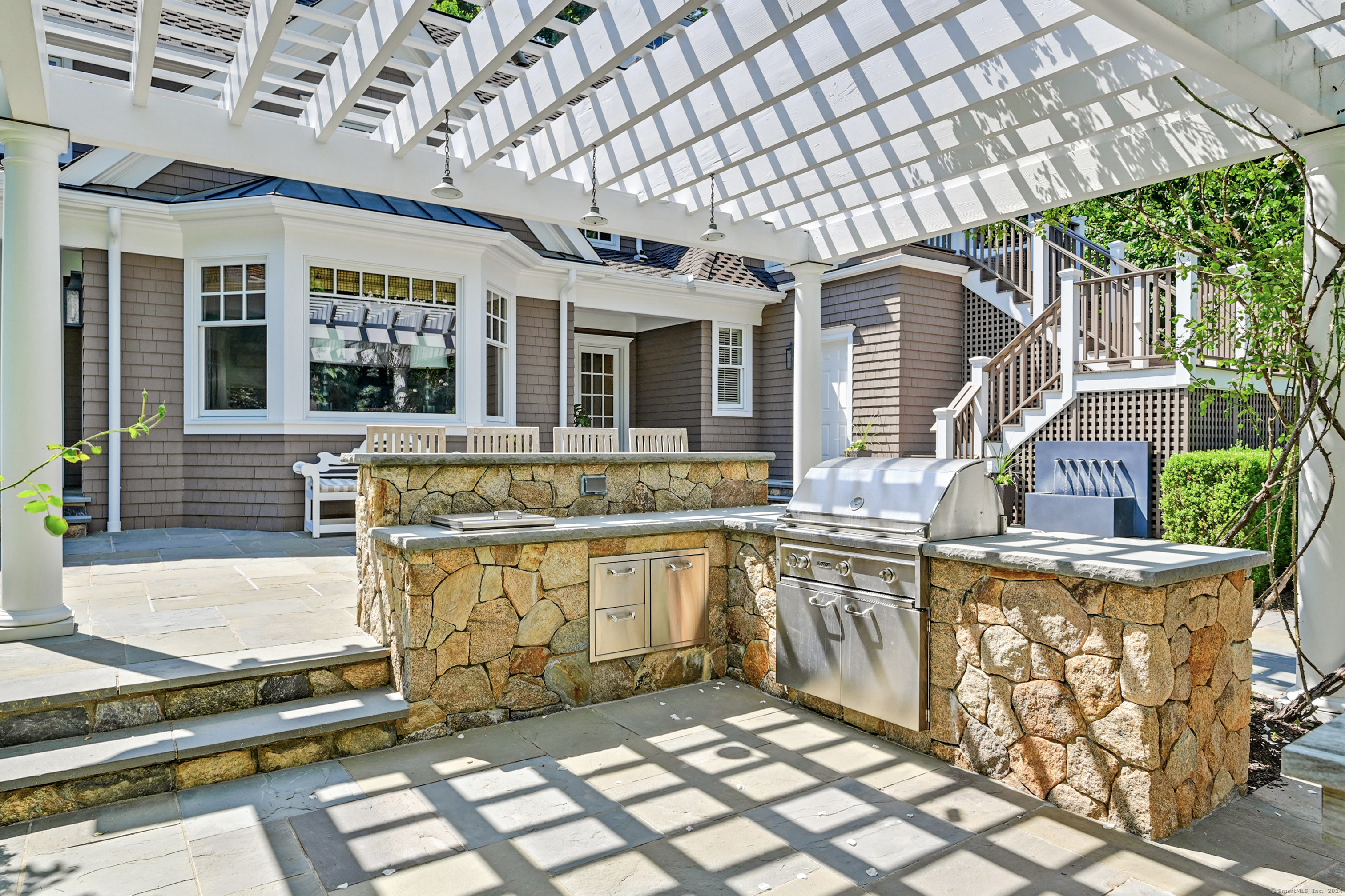 5 Woodland Drive
