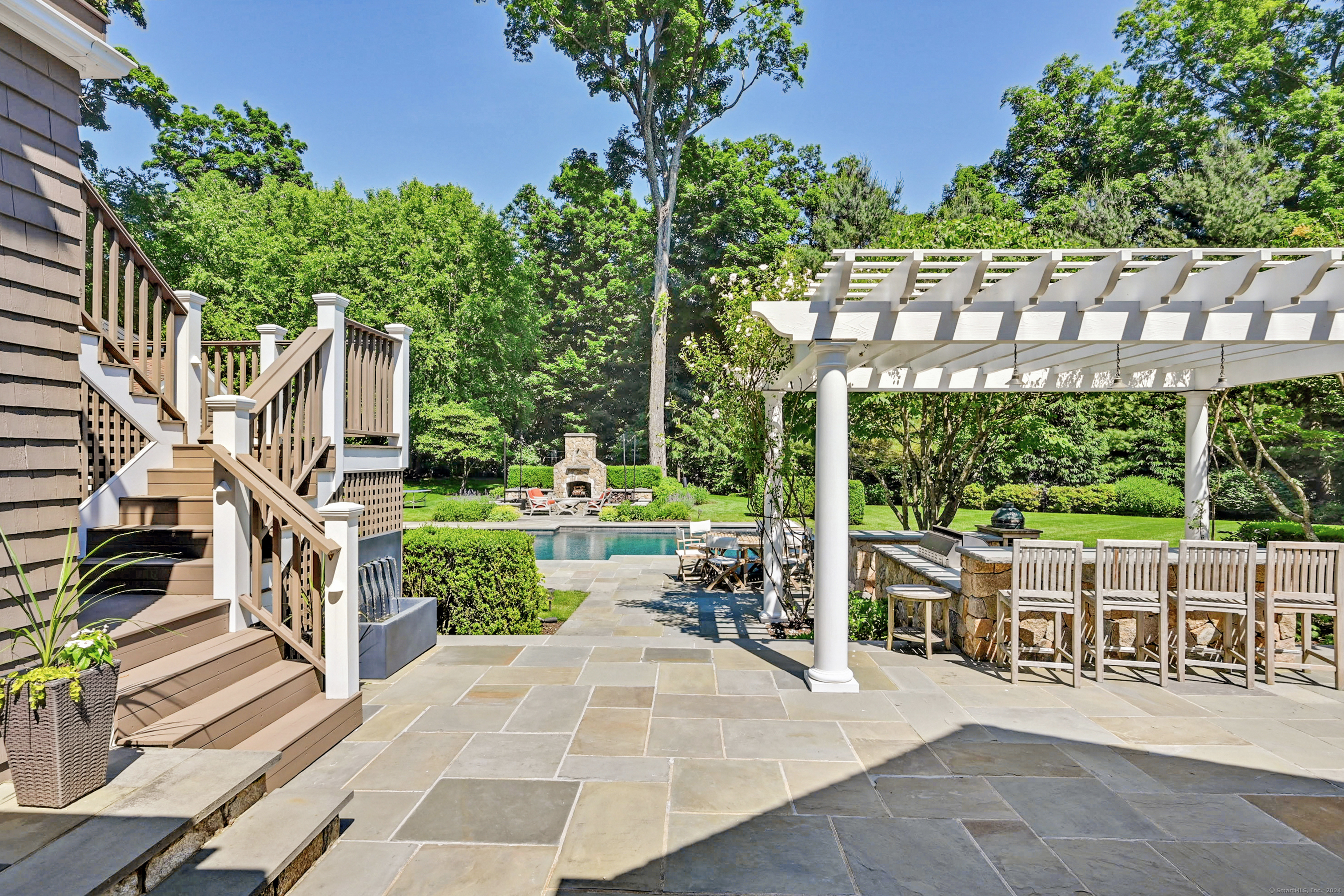 5 Woodland Drive