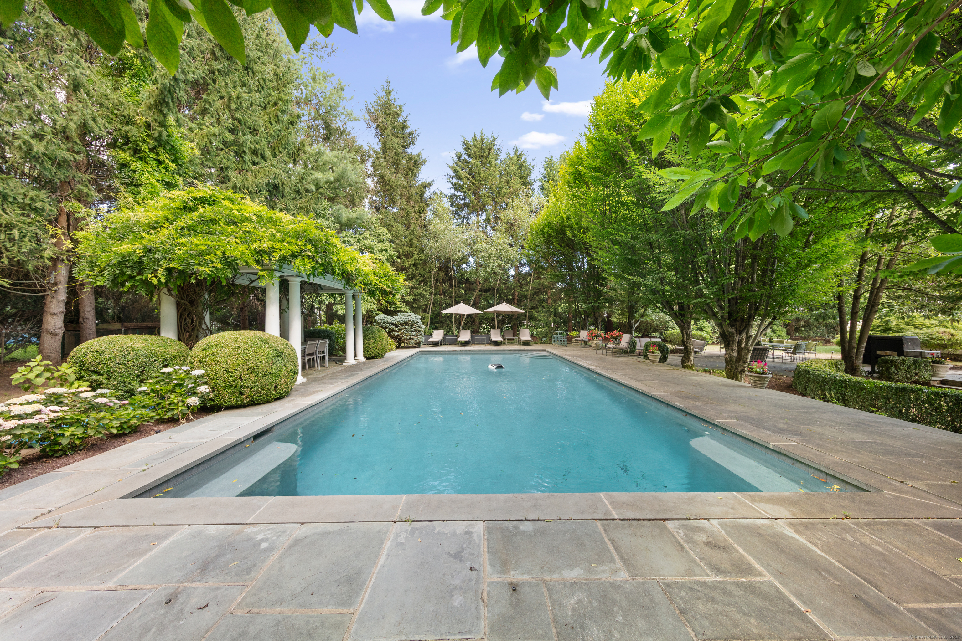 12 Old Hill Farms Road