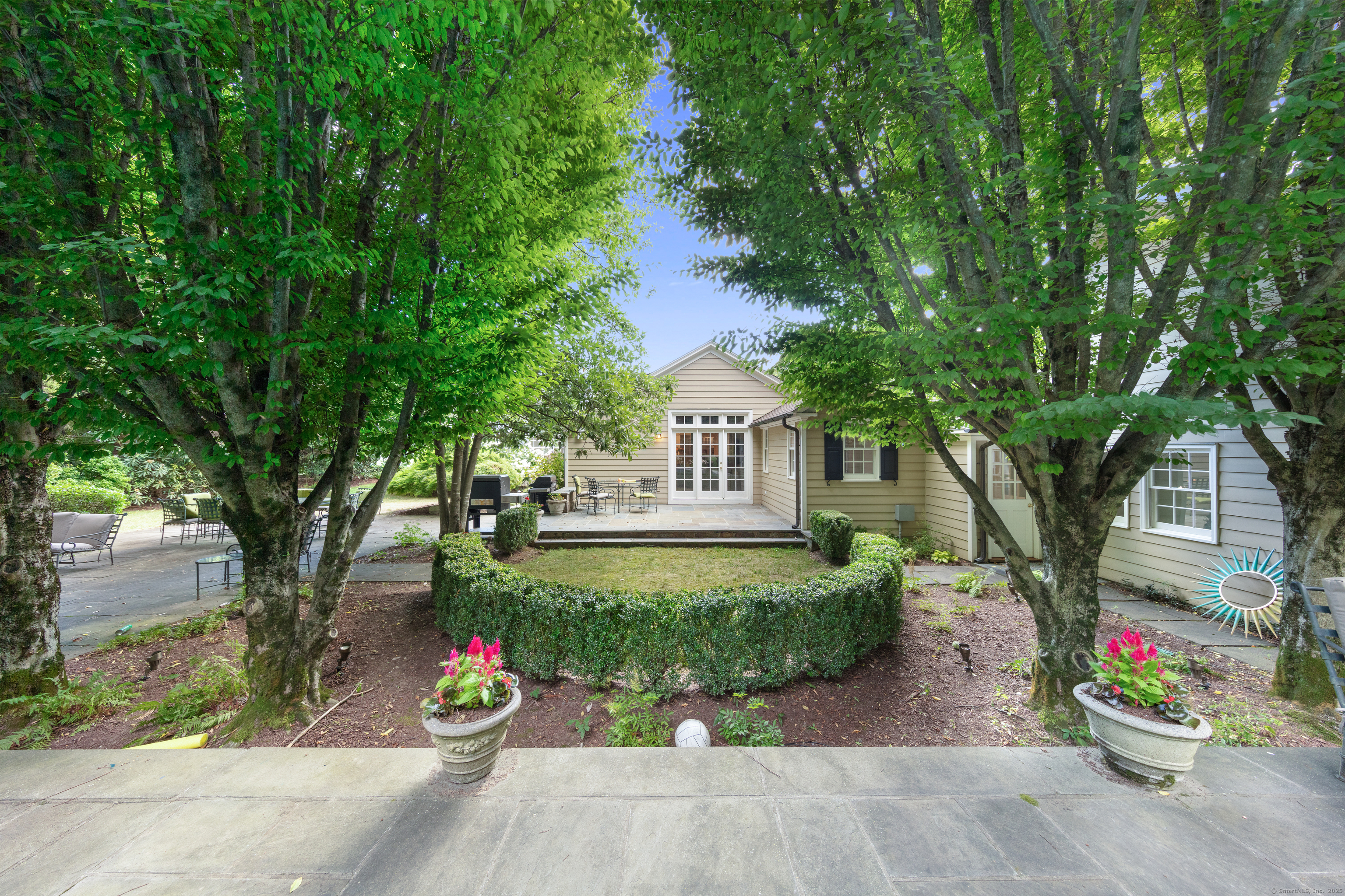 12 Old Hill Farms Road