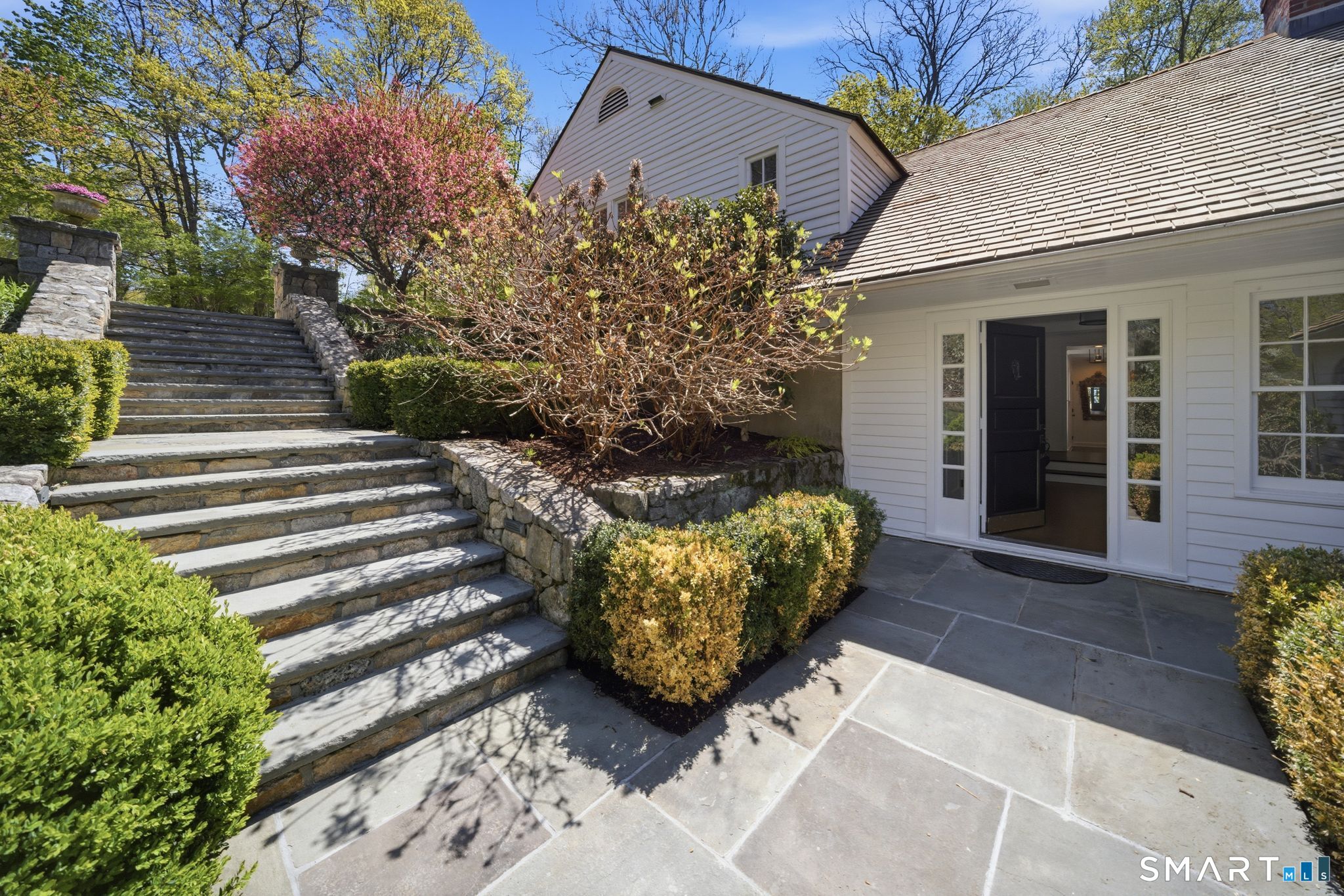 55 Compo Road North