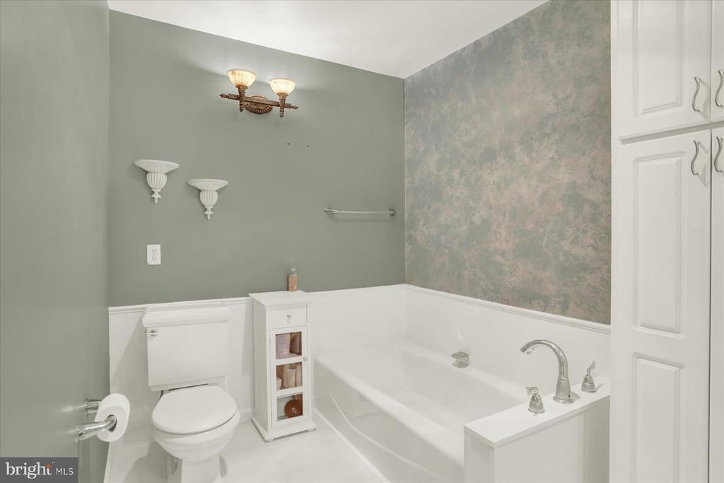 4444 DUNMORE DRIVE