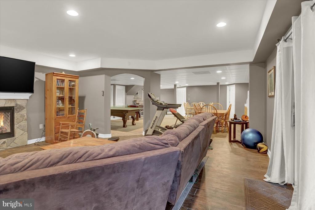 4444 DUNMORE DRIVE