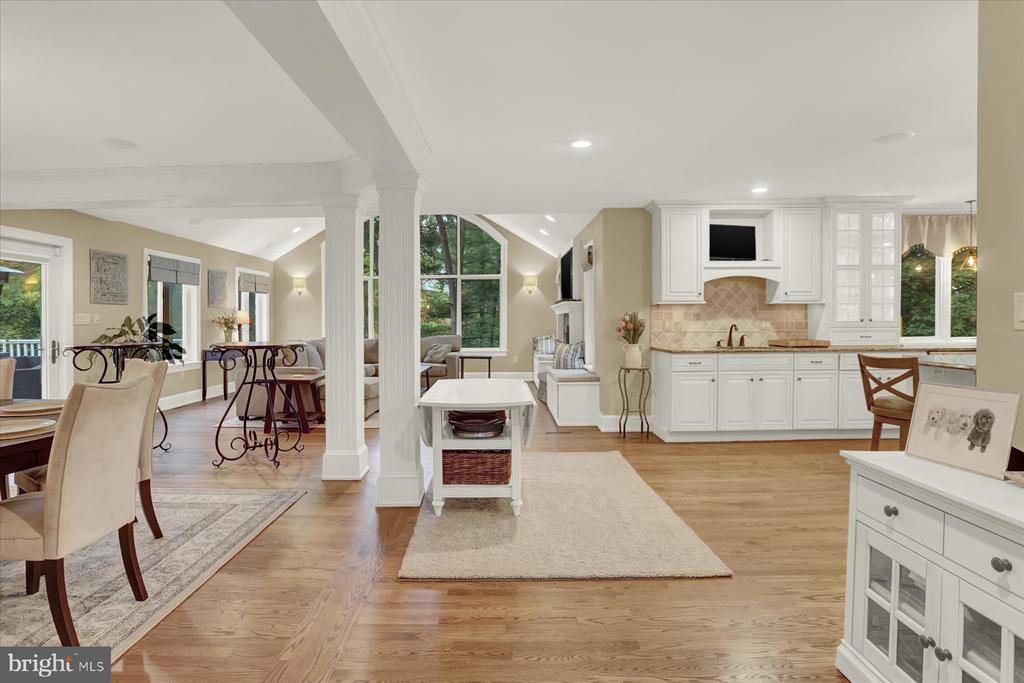4444 DUNMORE DRIVE