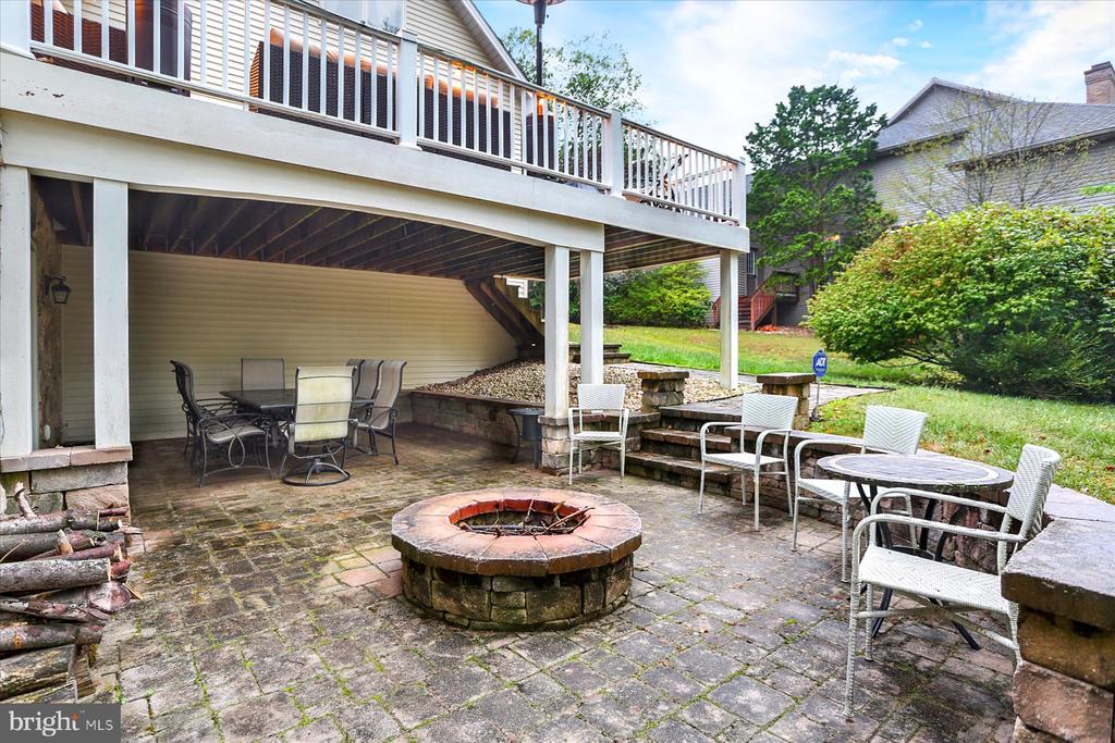 4444 DUNMORE DRIVE