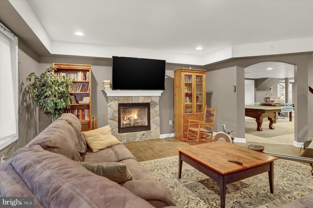 4444 DUNMORE DRIVE