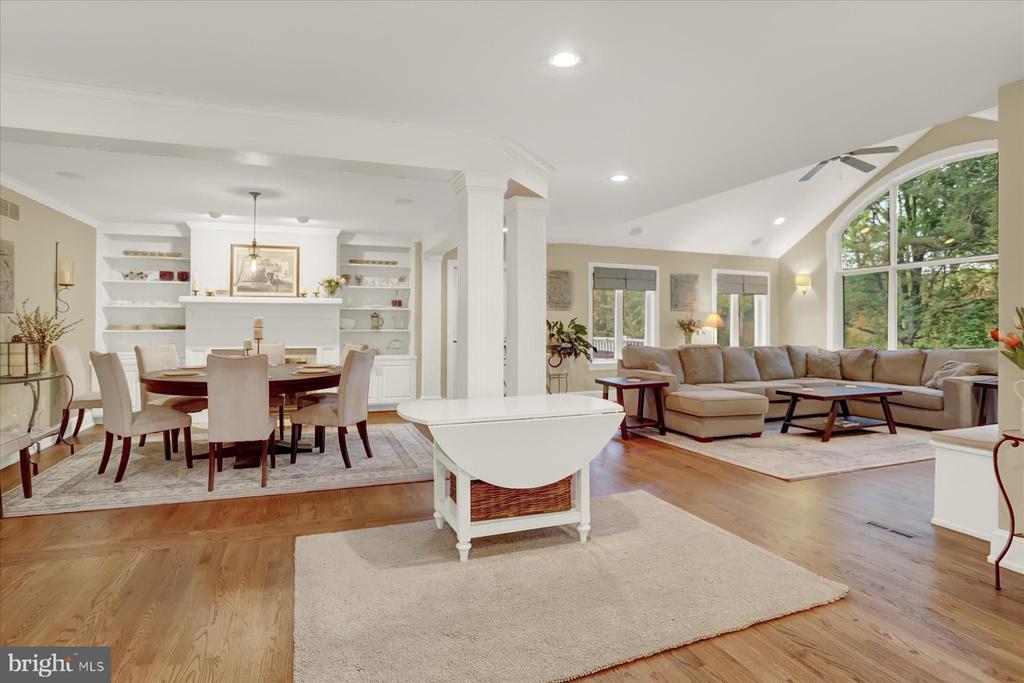 4444 DUNMORE DRIVE