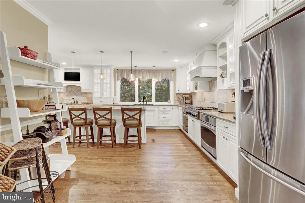 4444 DUNMORE DRIVE