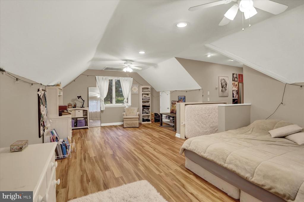 4444 DUNMORE DRIVE
