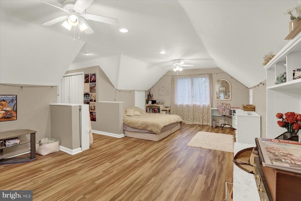 4444 DUNMORE DRIVE