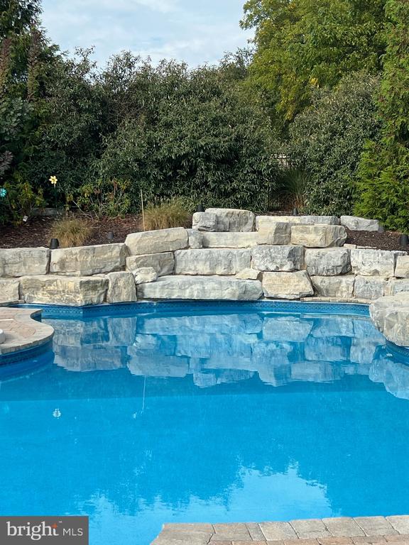 35 COBBLE LANE