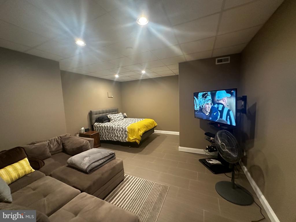 35 COBBLE LANE
