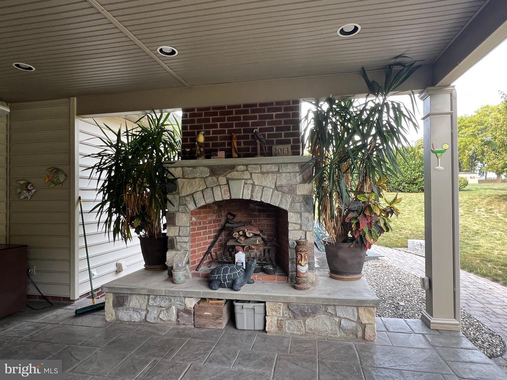 35 COBBLE LANE