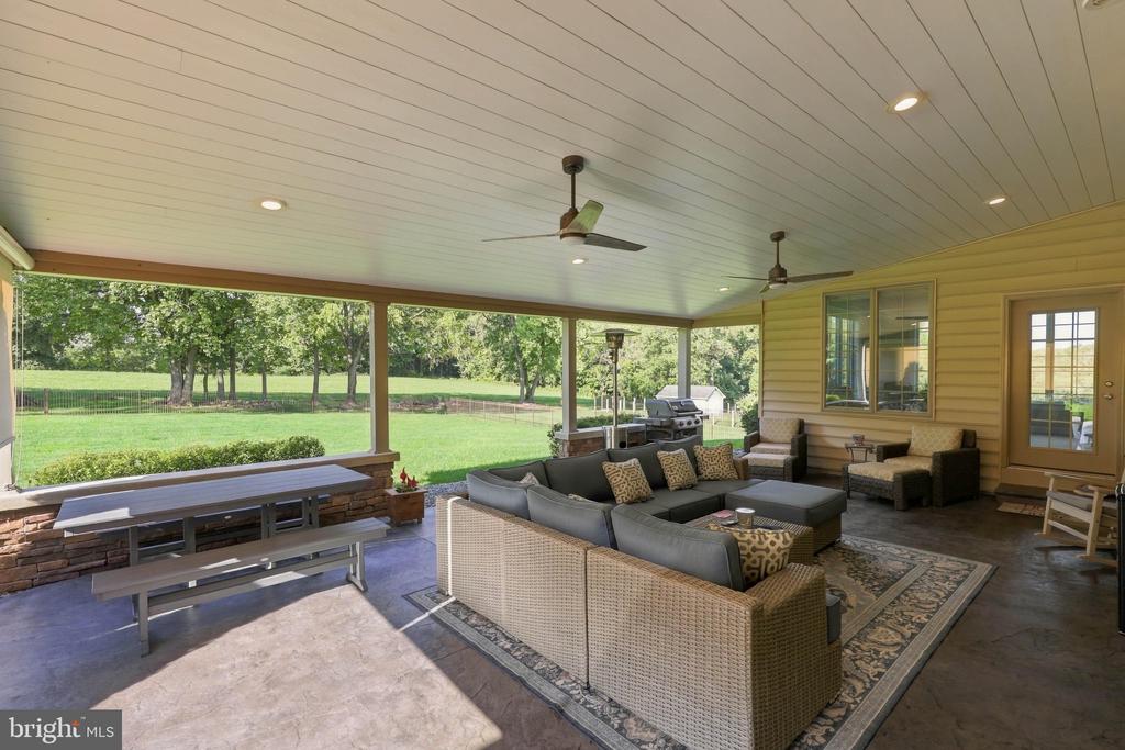 31 COBBLE LANE