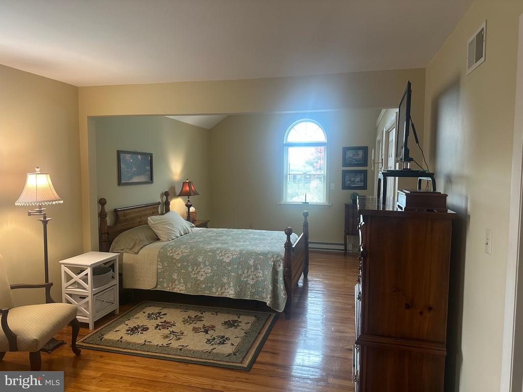270 HILLTOP VIEW WAY
