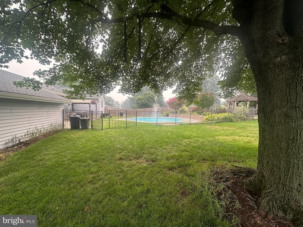 270 HILLTOP VIEW WAY