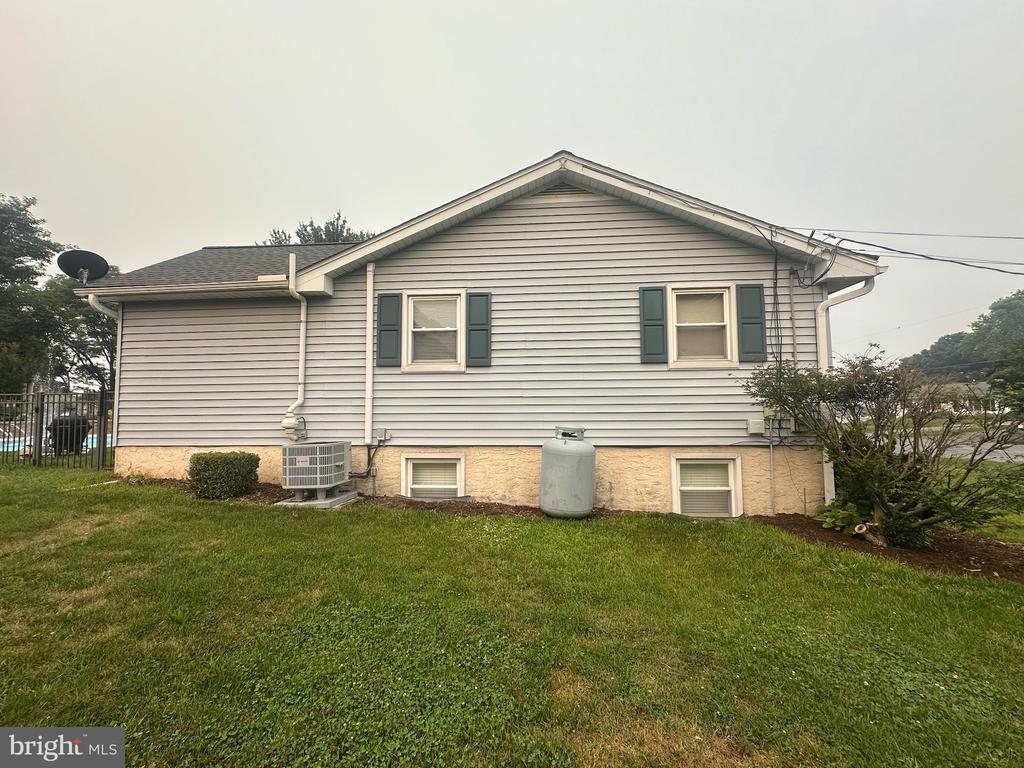 270 HILLTOP VIEW WAY
