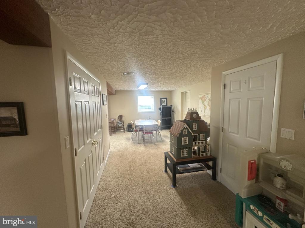 270 HILLTOP VIEW WAY