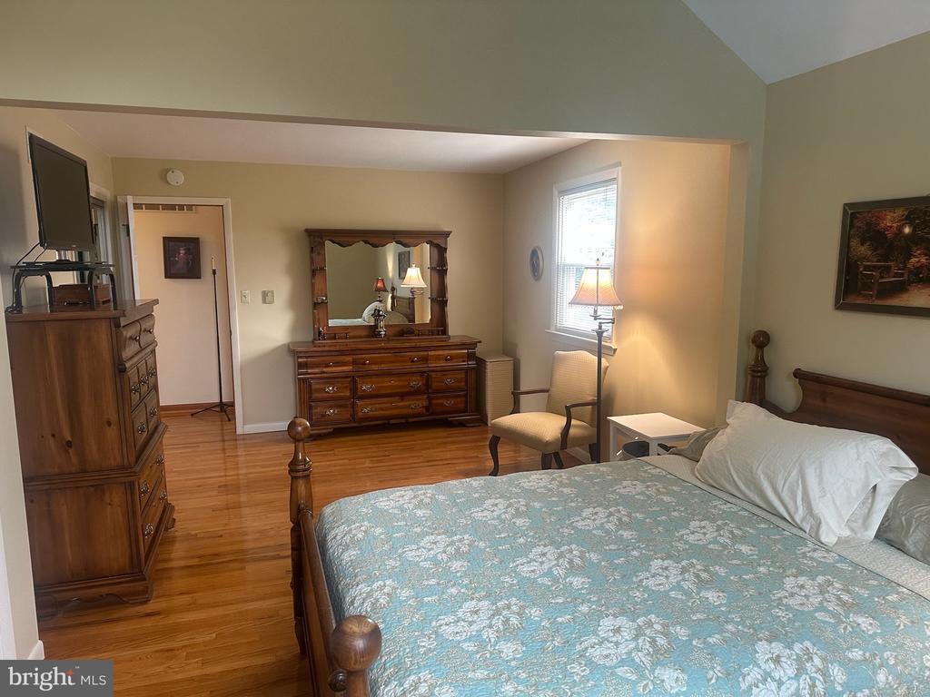 270 HILLTOP VIEW WAY