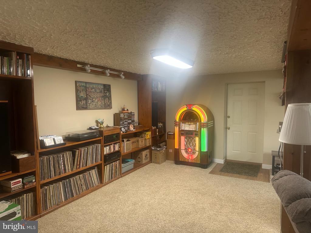 270 HILLTOP VIEW WAY