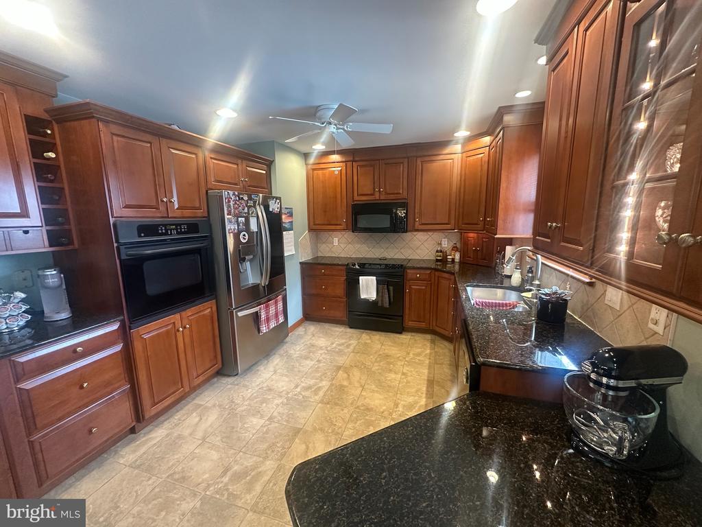 270 HILLTOP VIEW WAY