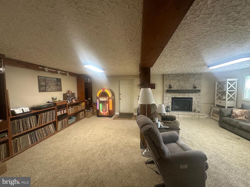 270 HILLTOP VIEW WAY