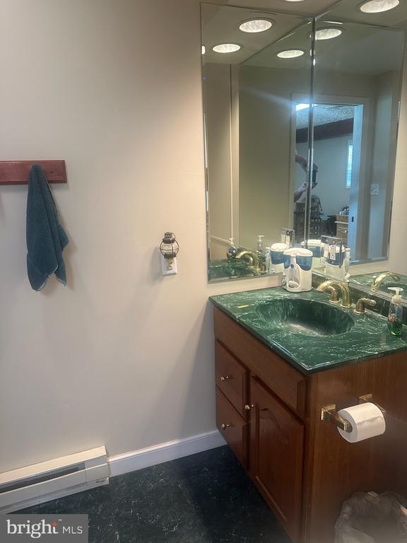 270 HILLTOP VIEW WAY
