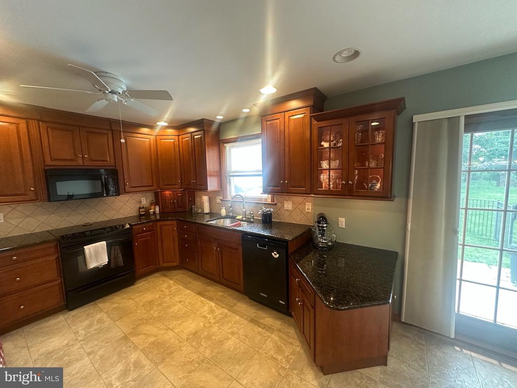 270 HILLTOP VIEW WAY