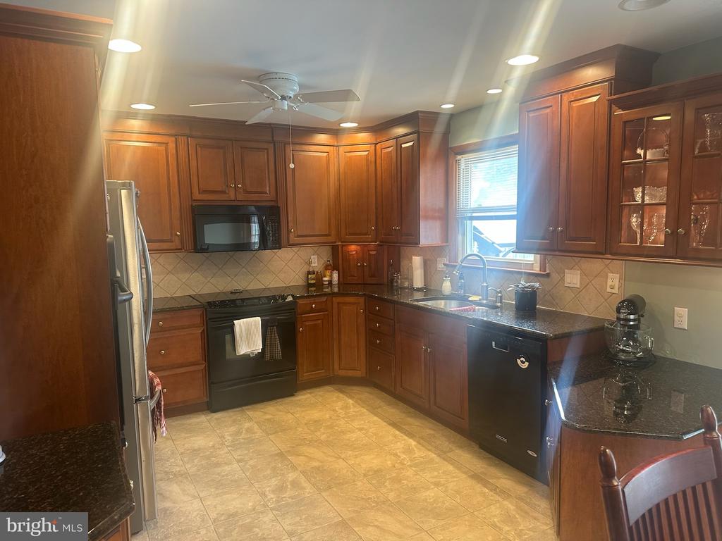 270 HILLTOP VIEW WAY