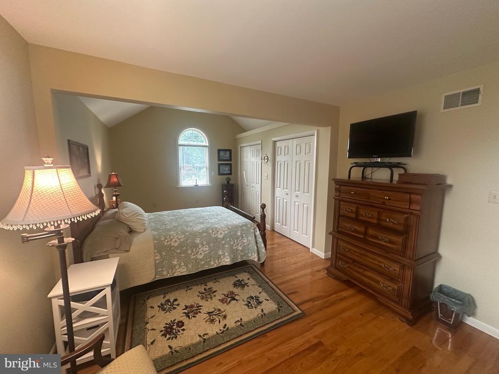 270 HILLTOP VIEW WAY