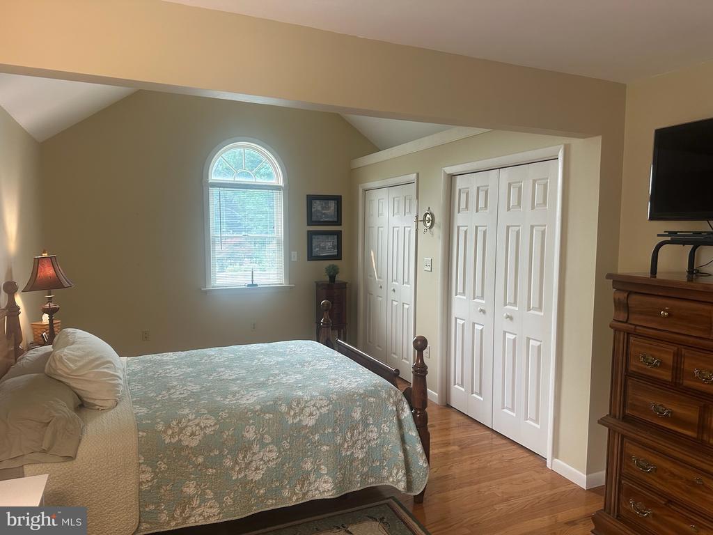 270 HILLTOP VIEW WAY