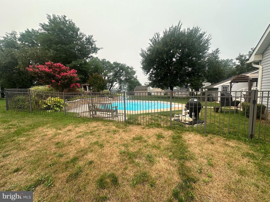 270 HILLTOP VIEW WAY