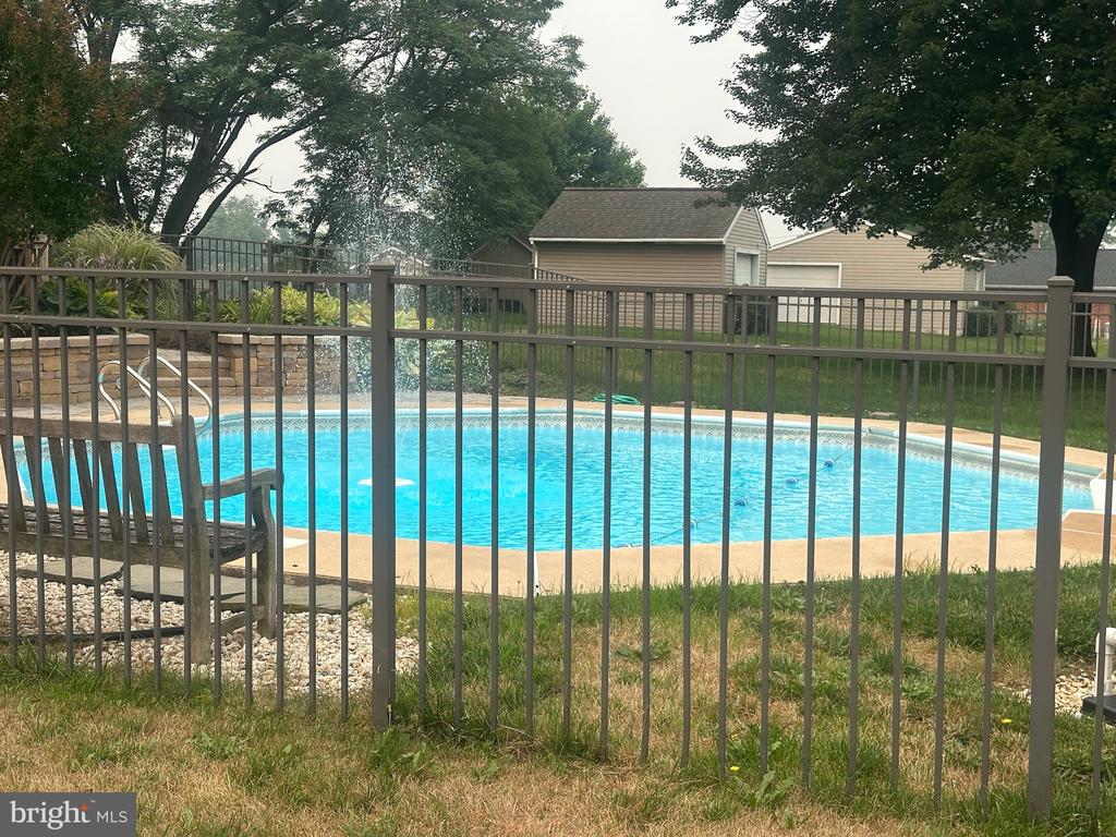 270 HILLTOP VIEW WAY
