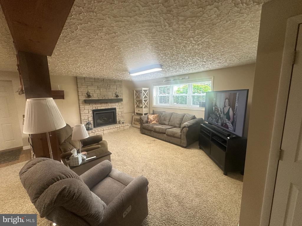 270 HILLTOP VIEW WAY