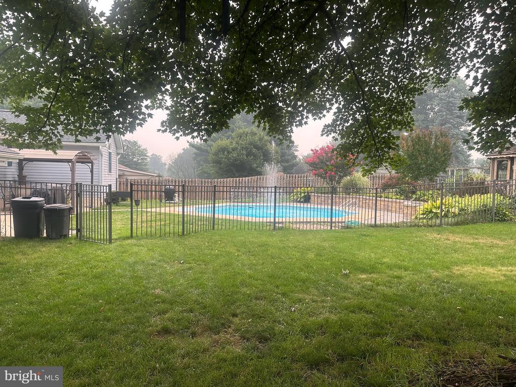 270 HILLTOP VIEW WAY