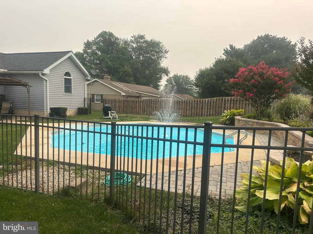 270 HILLTOP VIEW WAY