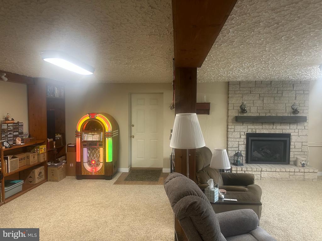 270 HILLTOP VIEW WAY