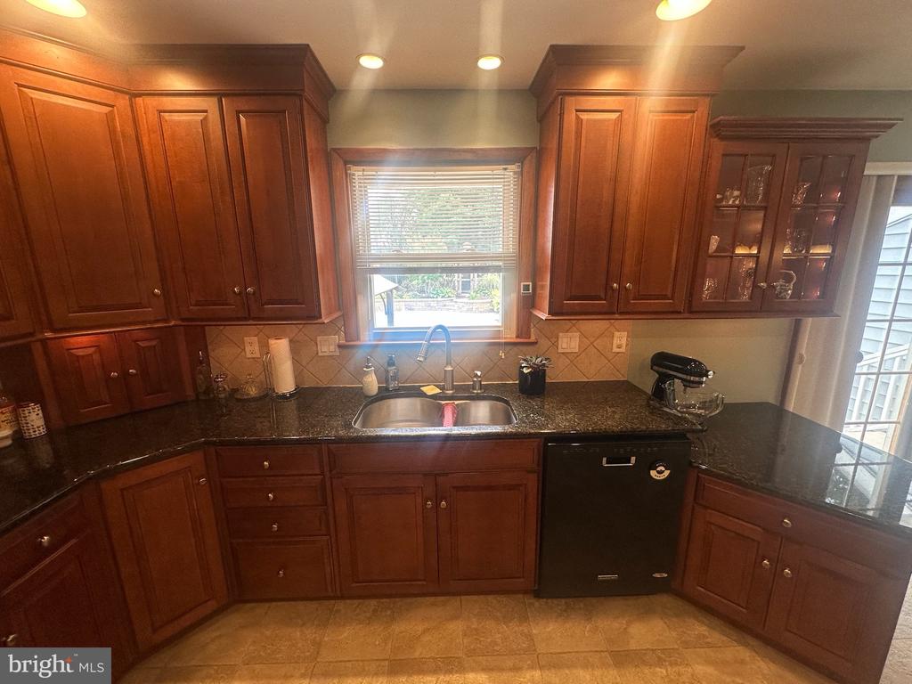 270 HILLTOP VIEW WAY