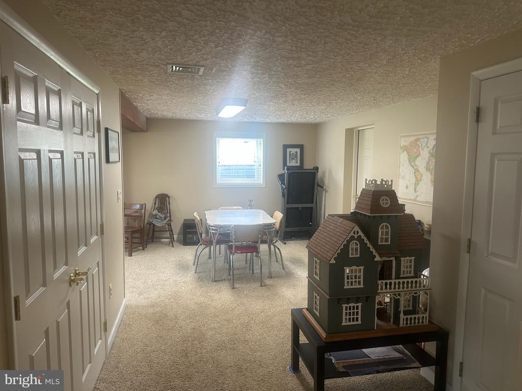 270 HILLTOP VIEW WAY