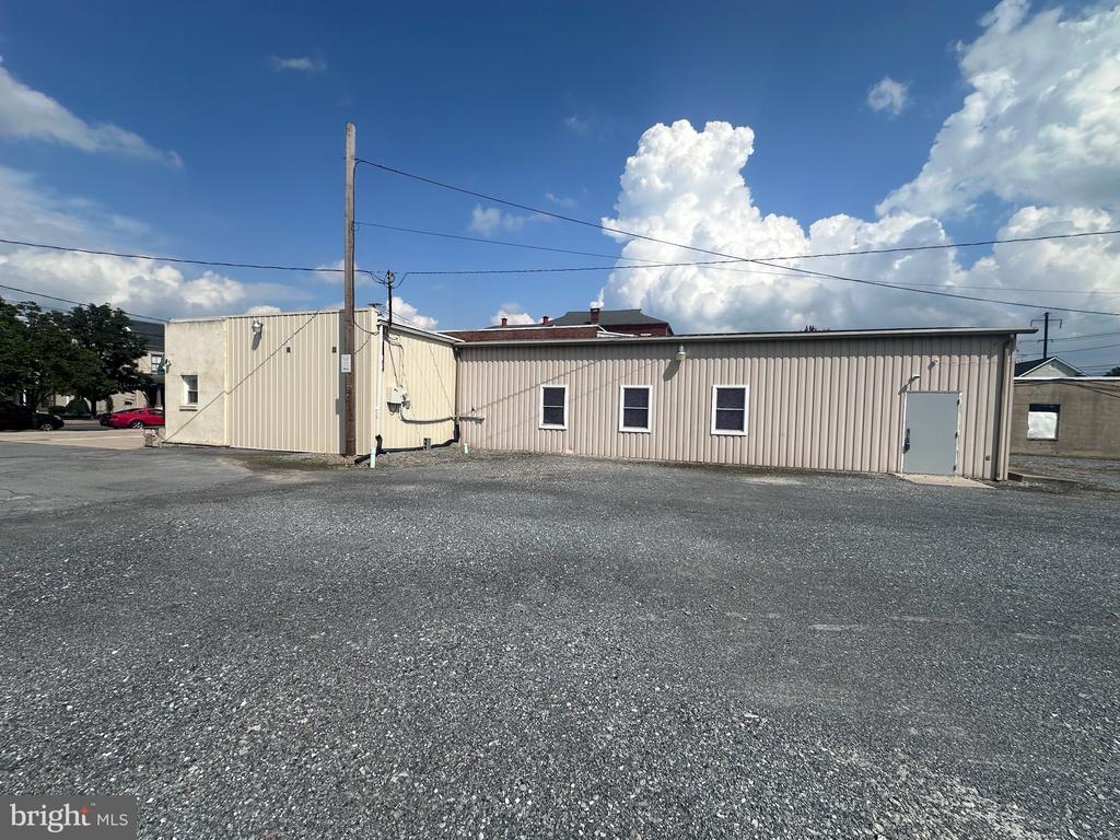 22 W MAIN STREET