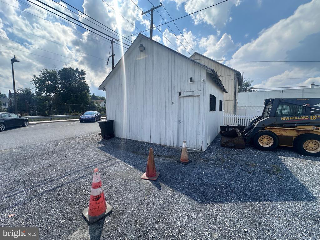 22 W MAIN STREET
