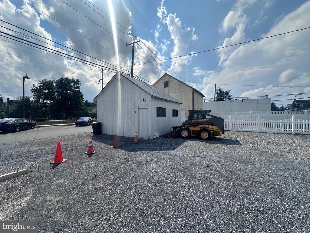 22 W MAIN STREET