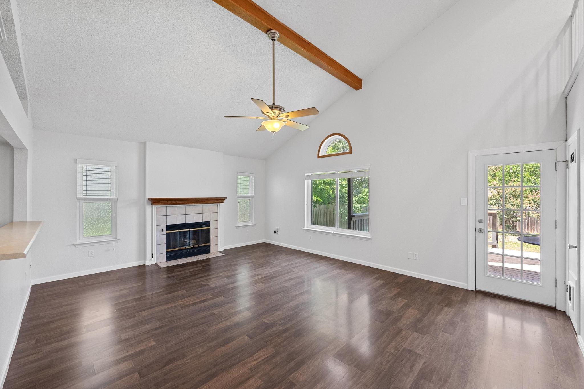 4000 Cortina DR