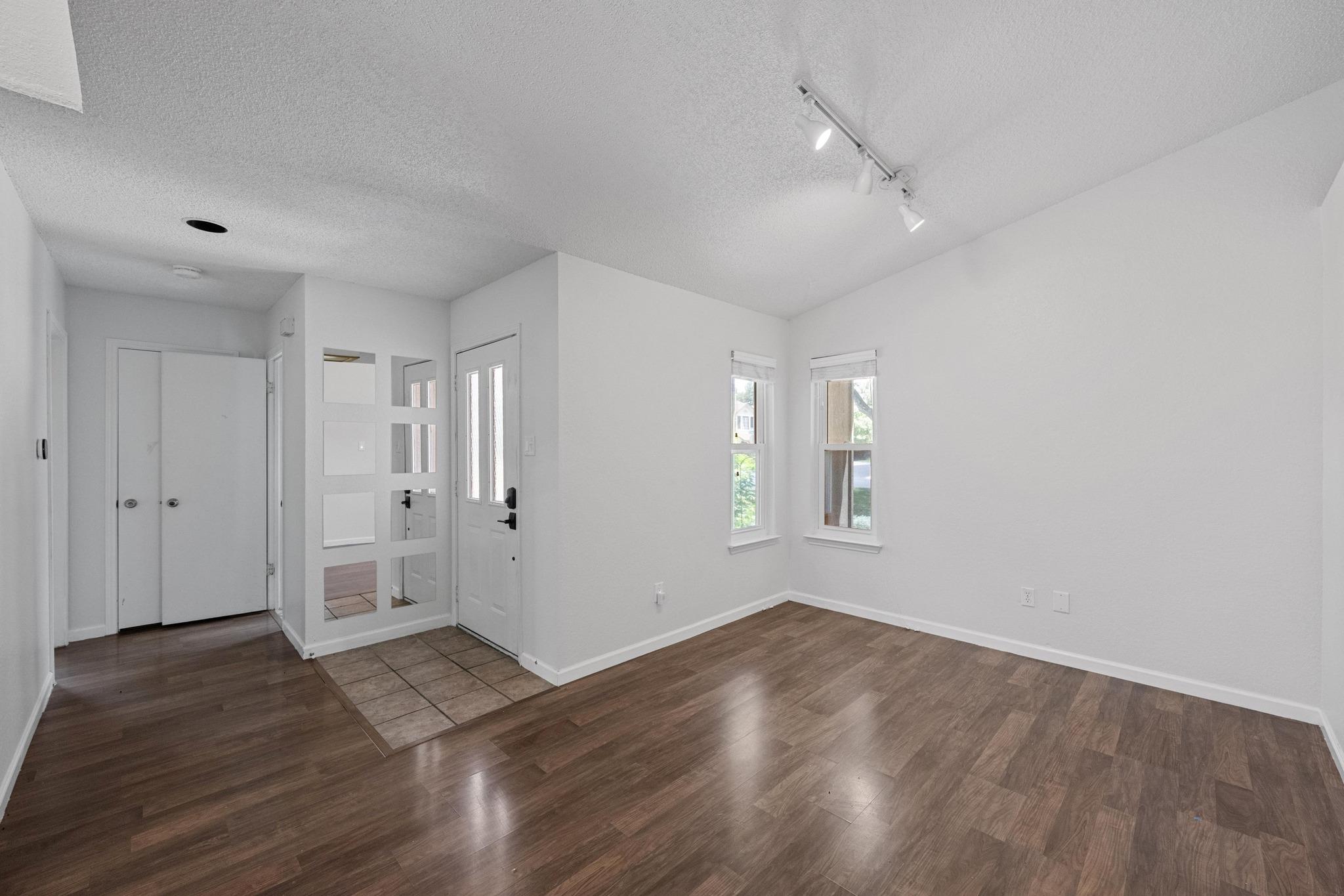 4000 Cortina DR