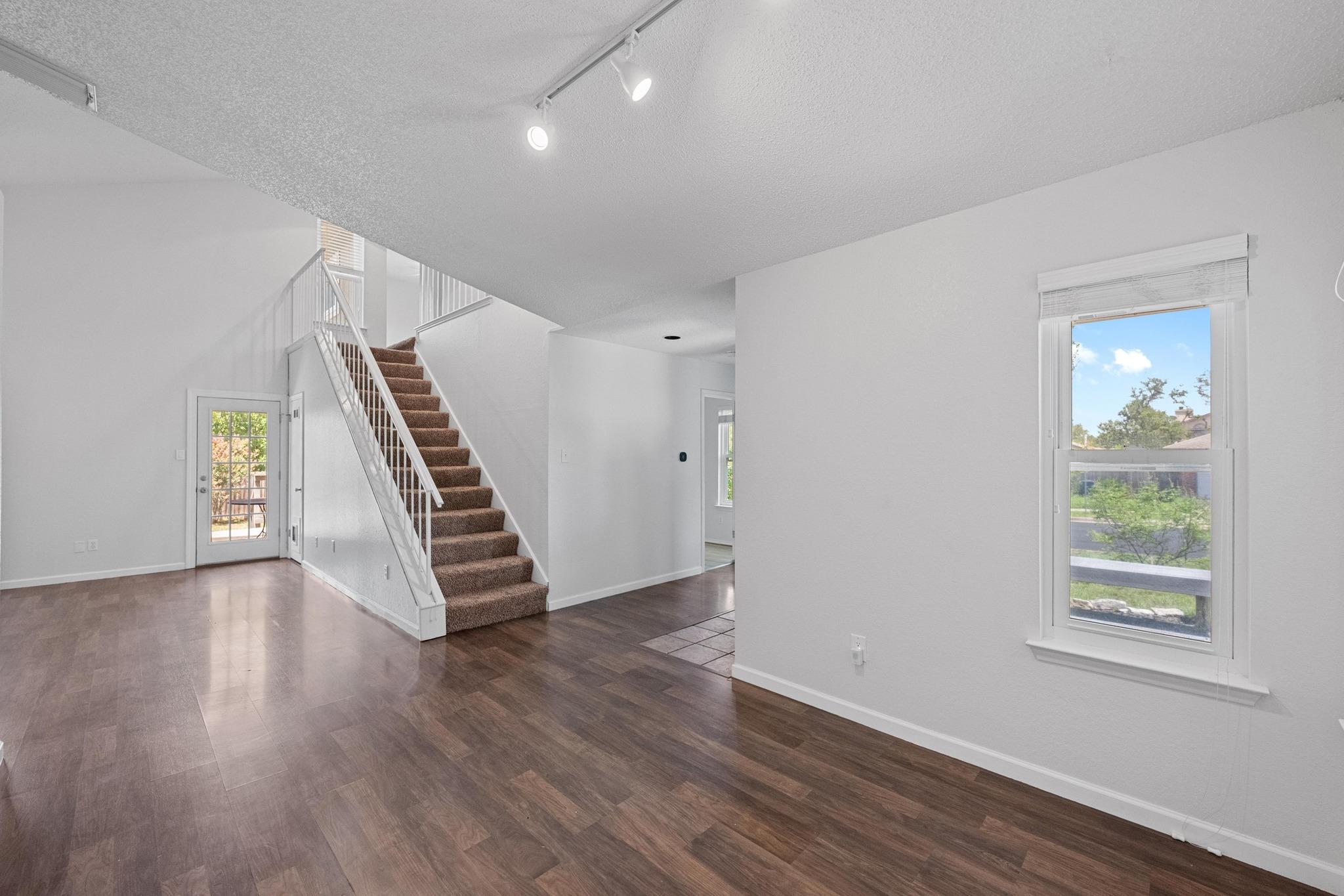 4000 Cortina DR