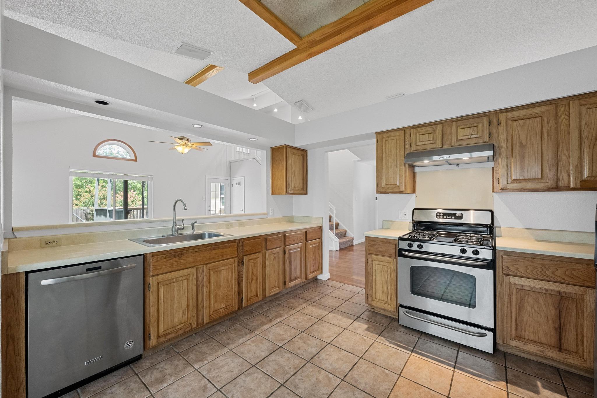 4000 Cortina DR