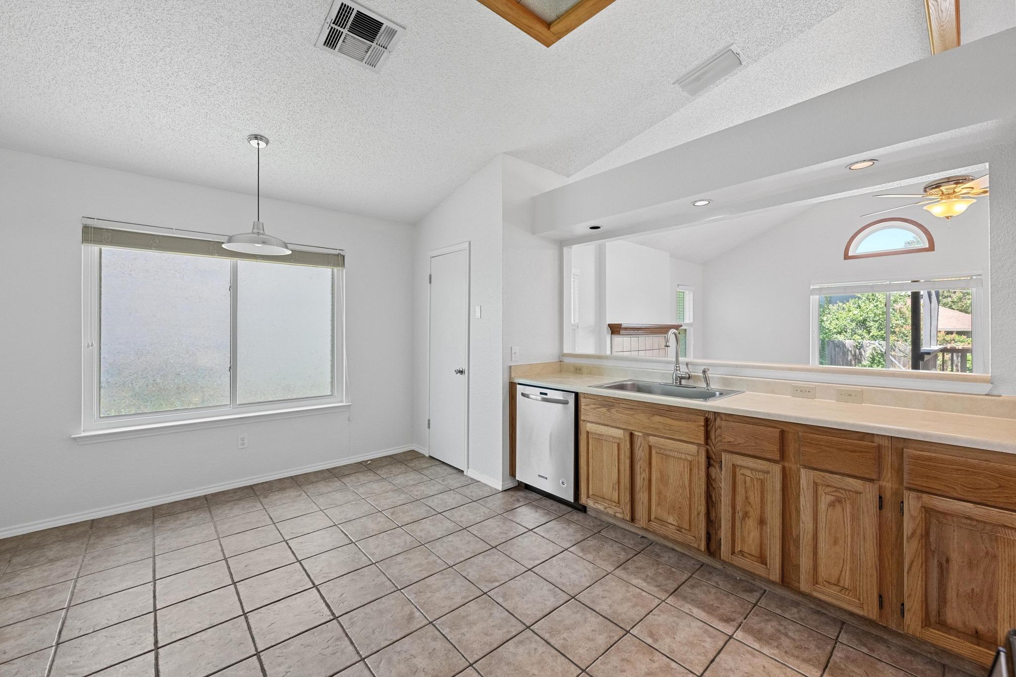 4000 Cortina DR